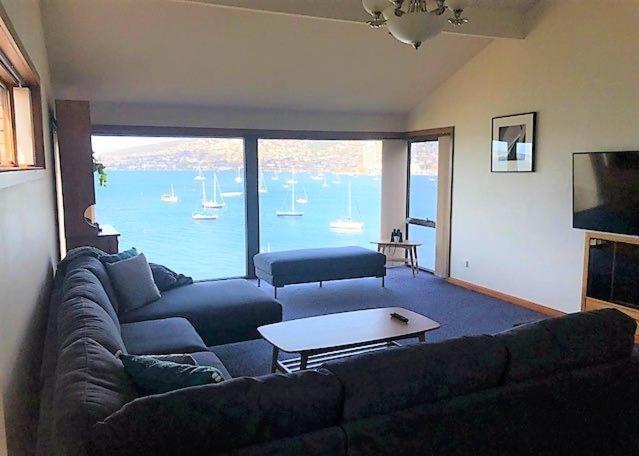 Sullivans Cove Apartments Hobart Exterior foto The living room at the top of the tower